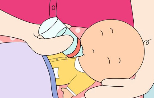 母乳喂养→用奶瓶吃奶，宝宝不接受怎么办？