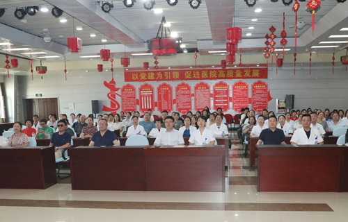 长春市儿童医院组织观看纪念中国人民抗日战争暨世界反法西斯战争胜利80周年大会直播