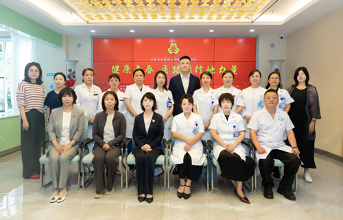 暖心义诊进社区！长春市妇联、长春市女医务工作者协会携手长春市儿童医院等医疗机构为百姓送健康