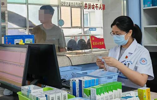 党旗映童心 | 药剂科党支部：党建引领，闪“药”未来