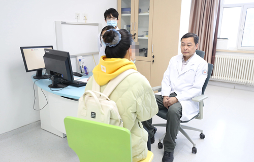 国家级泌尿专家田军长春出诊，患儿享优质医疗服务