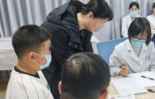 北儿风湿免疫科邓江红教授来长：“门诊+会诊”聚焦慢病全程管理