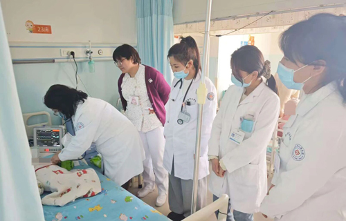 5月龄女婴重症肺炎累及多脏器，中西医结合救治转危为安