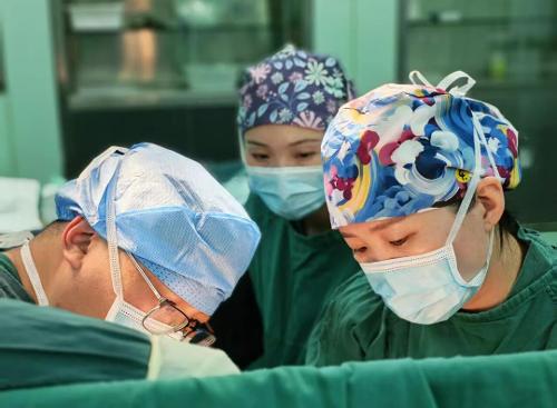 出生49天宝宝肠道坏死，京长专家联手护生命安全